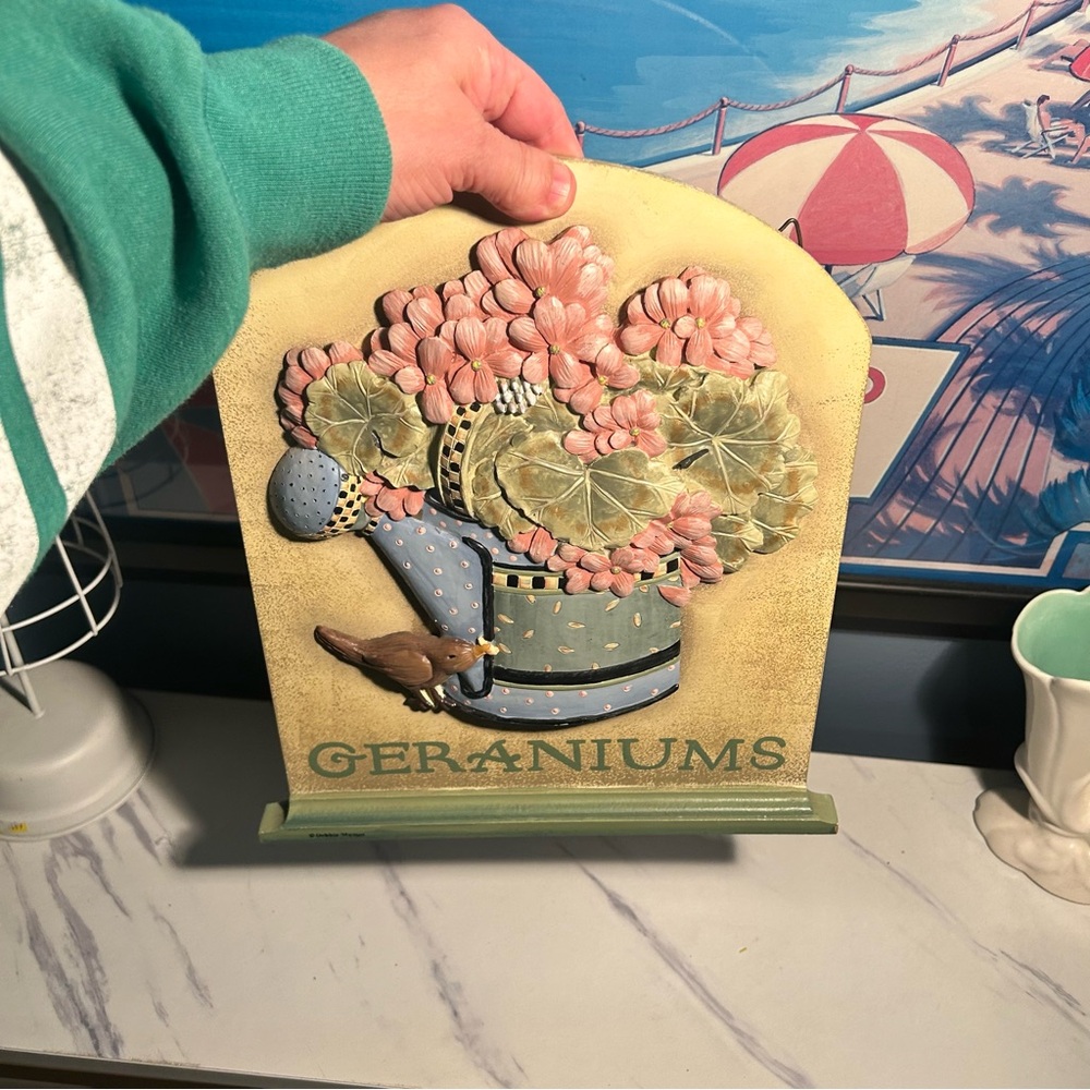 Geraniums Wall Plaque Decorative Home Accent in Pink and Green